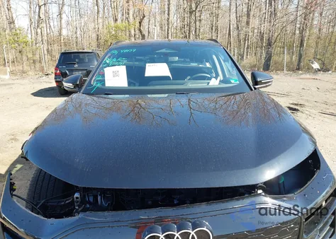 2025 Audi Q6 E-Tron Premium Plus Quattro z USA, uszkodzony, nr VIN WA124BGF5SA074461